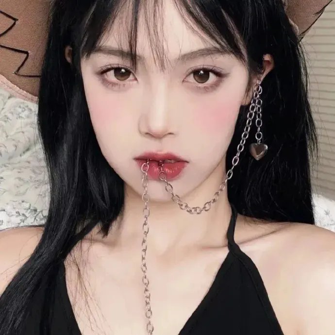 女孩,母亲与恶魔